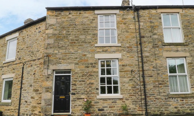 Wolsingham House | Whitfield Cottage 21 Silver Street