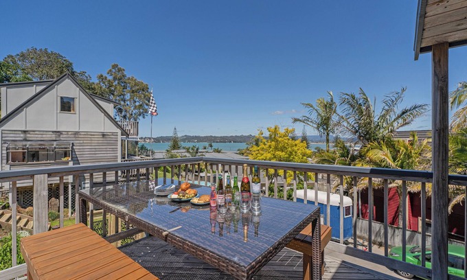 Whitianga House | Whitianga Coastal Escape (3 bdrm)