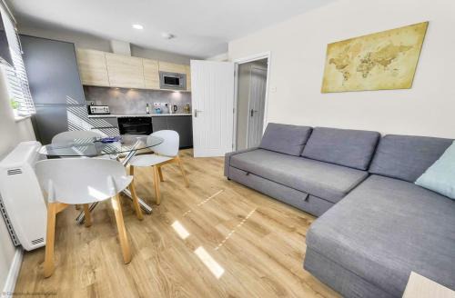 Gosport House | Whitsun 1,5