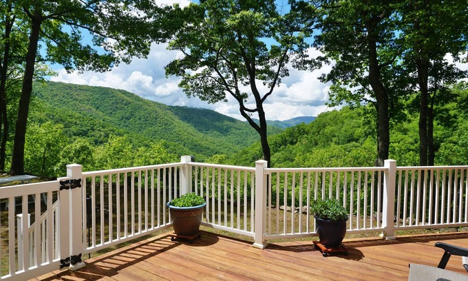 Whittier Cottage | Whittier Mountain Hideaway w/Breathtaking Views