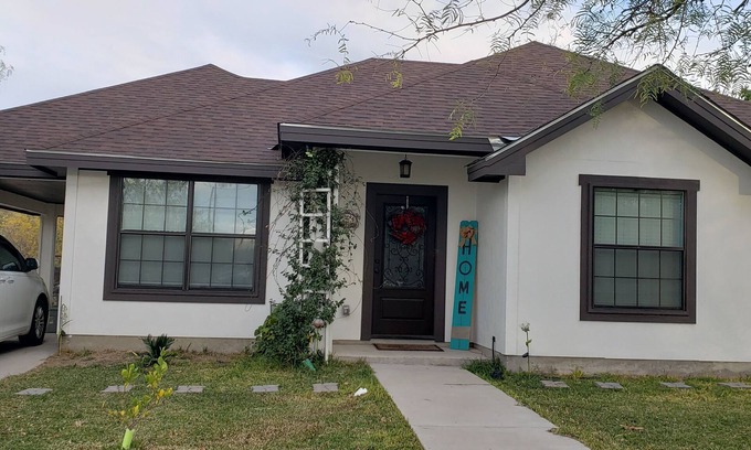Eagle Pass House | whole 3 bedroom home