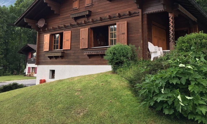 Ormont-Dessus Ski Chalet | Whole chalet - 3 bedrooms - glacier view // New Year's Day - New Year