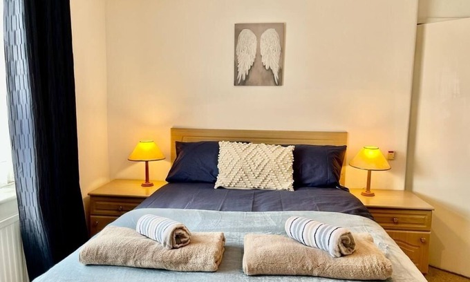 Irlam House | Whole house, 3 bedrooms, sleeps 5 people