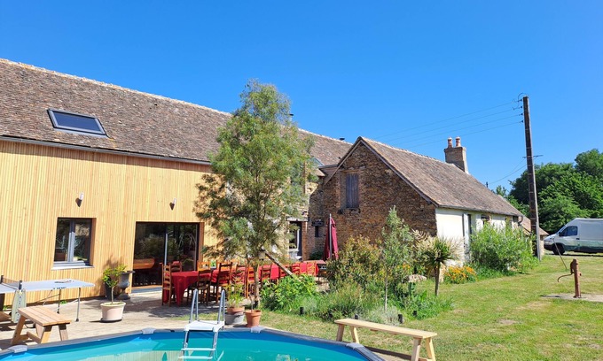 Mezieres-sur-Ponthouin Other | Whole house 6 bedrooms 13 sleeps and more