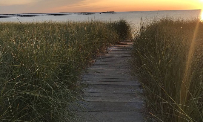 Biddeford Pool House | Why rent a Hotel when you can have a whole House!