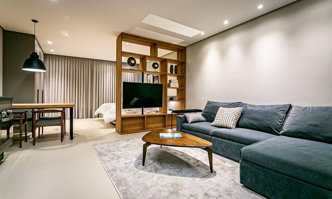 Centro Apartment | WI-FI 350MB | Foodhall | 450m from Shopping #CA14