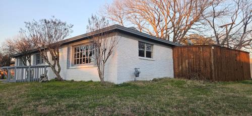 Fort Worth House | WI35 & I20 Queen!