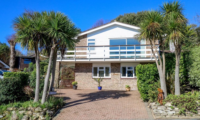 Ventnor House | WICKINGS, pet friendly, country holiday cottage in Ventnor