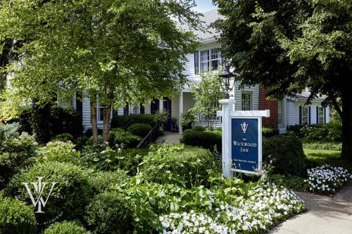 Saugatuck Bed & Breakfast | Wickwood Inn