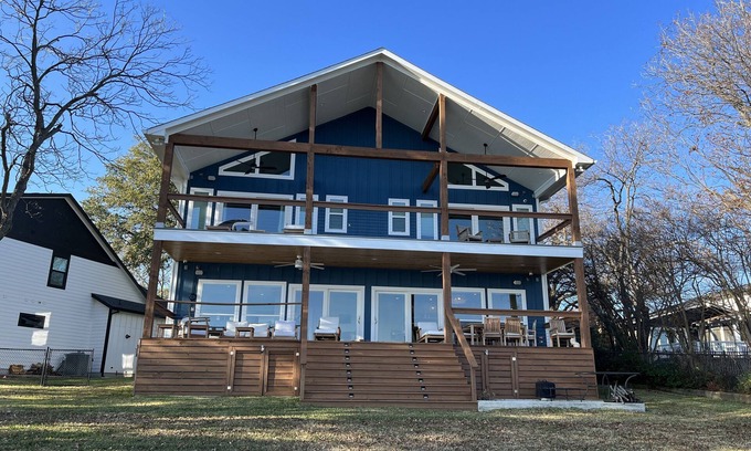Gun Barrel City House | Wide open water with the best views on the lake! Close to town and all amenities