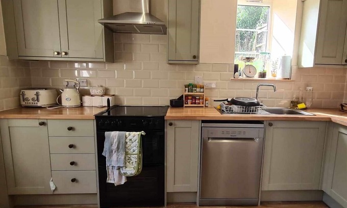 Huntsham Cottage | Widgery Cottage: Cozy Countryside Retreat In Rural Devon Village