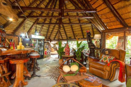 Marloth Park Cabin | Wielewaal Bush Lodge