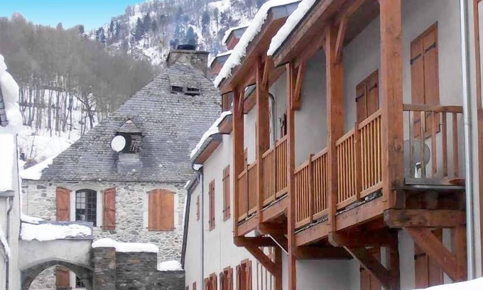Vignec Apartment | Wifi, Ground floor, swimming pool, tv, ski locker, 40m², Saint Lary Soulan