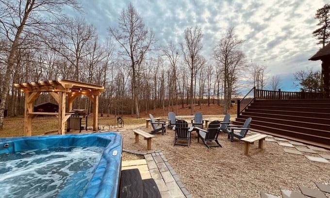 Heidelberg Apartment | WiFi, Hot tub & Pets - Soulshine - Wooded Retreat