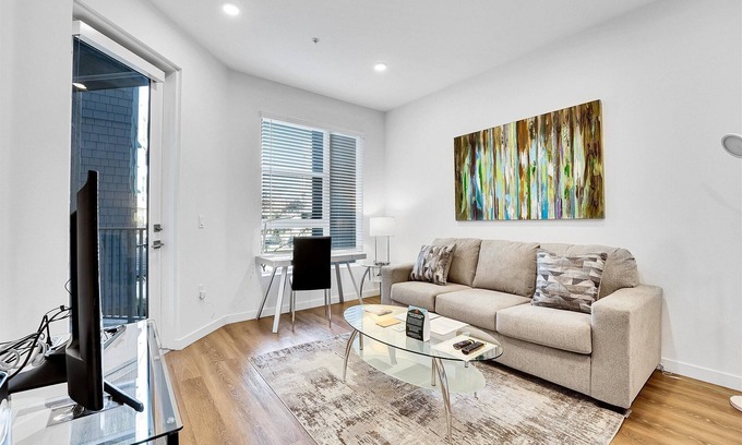 Mission Valley Apartment | Wifi In + Outdoors! 1BR in Mission Valley rnr Downtown