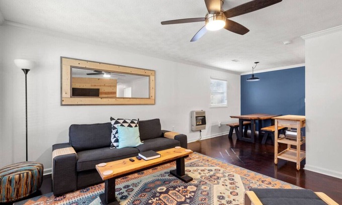Beattyville Apartment | WiFi - Pet Friendly - Cozy Stay - Grey Duck