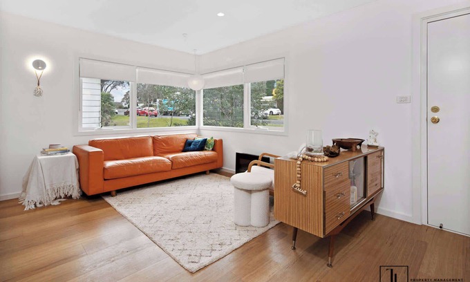 Mossy Point House | WiFi, Steps to Water & Café | Retro Coastal Cottage