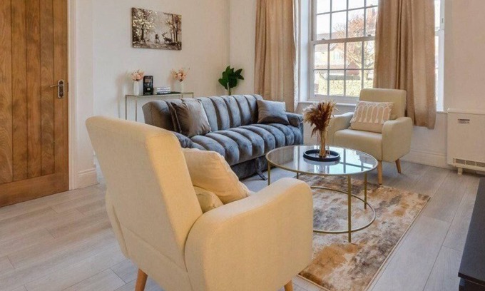 Wigan Apartment | Wigan - Apartment - Sleeps 3 - Parking - Stadium