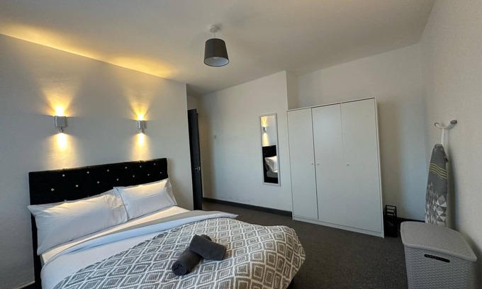 Wigan House | Wigan Haven Modern & Relaxing