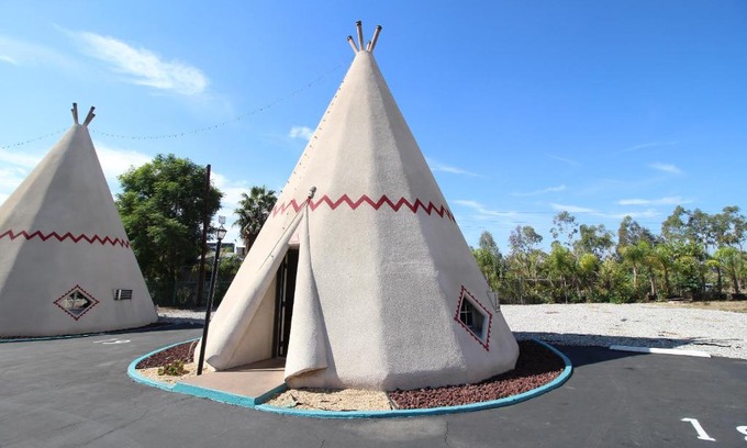 Rialto Hotel | Wigwam Motel