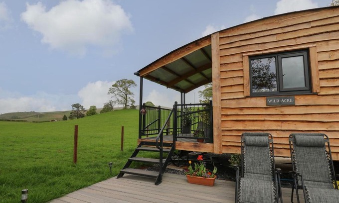Llanddeusant House | Wild Acre
