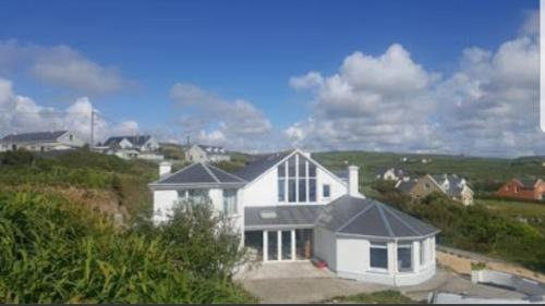 Lahinch Cabin | Wild Atlantic Lodge Bed & Breakfast