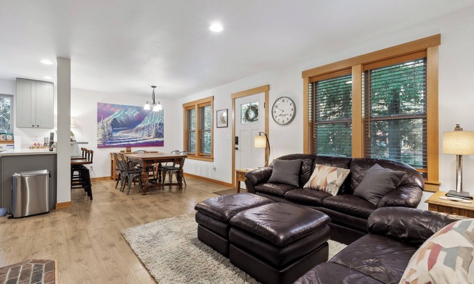 Skykomish Cabin | Wild Cascadia Retreat in marvelous Skykomish - 20 min to Stevens Pass