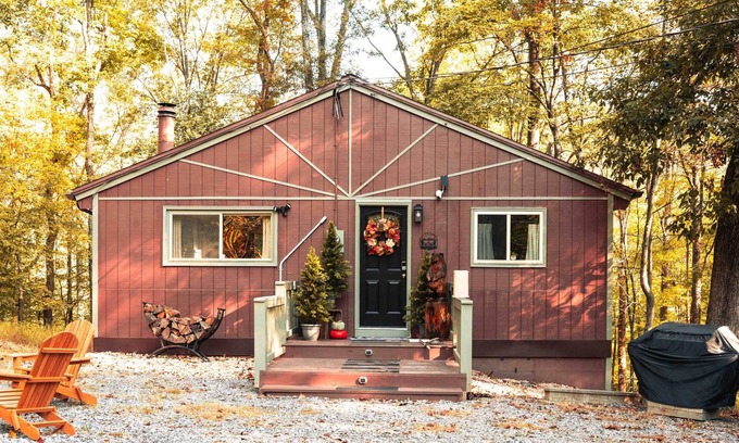The Woods Cabin | Wild Creek Cabin – Hot Tub, Fire Pit & Resort Access