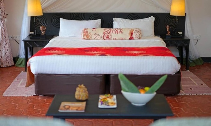 Maasai Mara Cabin | Wild Escape: Room with Breathtaking View | Free Parking