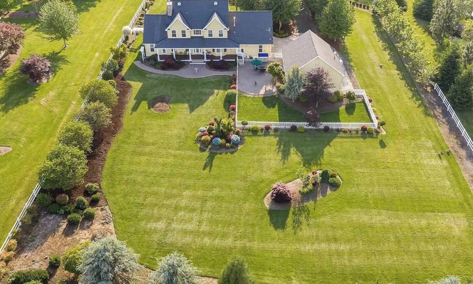 Oregon City House | Wild Haven Retreat- Spacious Home Close to Nature