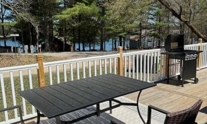 Wild Rose House | Wild Rose Retreat - Hot tub and Lake Access