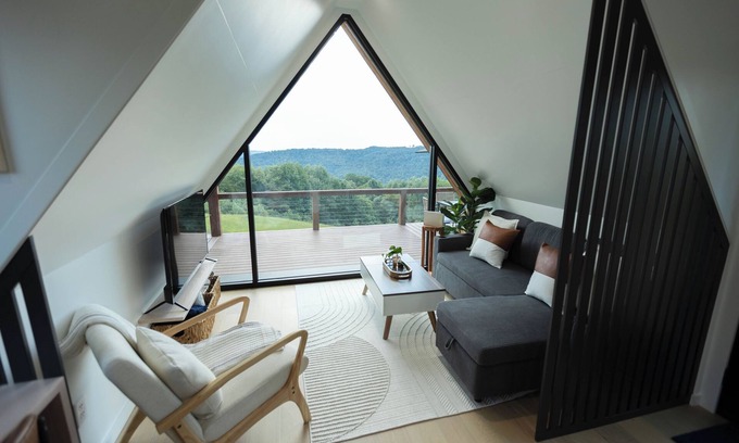 Jamestown House | Wild Rose Ridge
