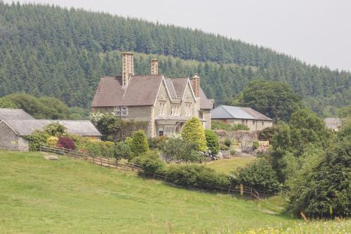 Brampton Bryan House | Wilde Lodge By Birch Stays