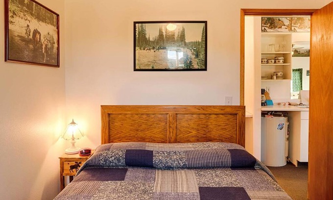 Oroville House | Wilderness Cabin - Eden Valley
