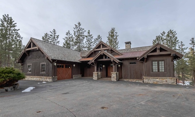 Eureka Ski Chalet | Wilderness Club Chalet - Hot Tub | Game Room