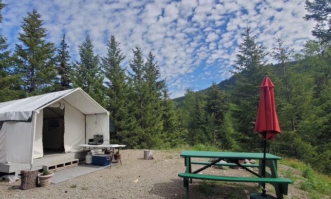 Kootenay Boundary RV Rental | Wilderness Farm Getaway