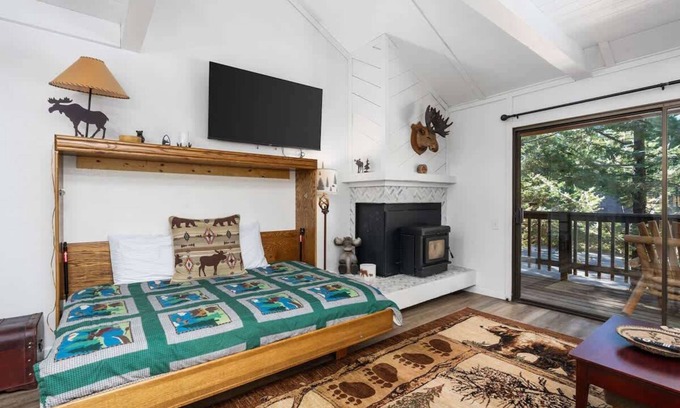 Granite Ridge Condo | Wilderness Hideaway | Across from the pool & spa!