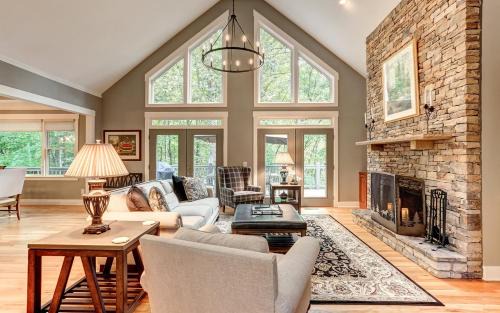 Big Canoe House | Wilderness Lodge - Fireside Chats Spa Baths