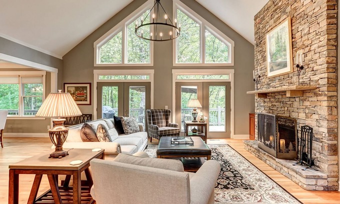 Big Canoe House | Wilderness Lodge - The perfect getaway home in Big Canoe!