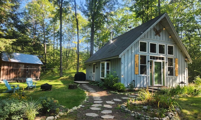 Grafton Cabin | WildeWoods Cabin - pet-friendly, yard + gardens, gas fireplace + outdoor firepit