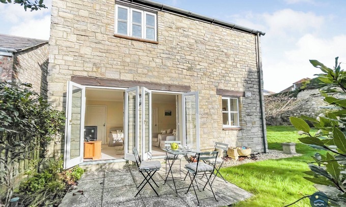 Weymouth Cottage | Wildflower Cottage - Sutton Poyntz