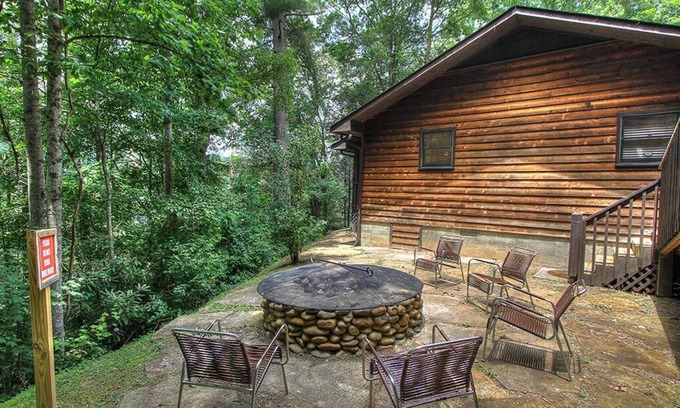 Pittman Center Cabin | Wildflower Haven: Beautiful Secluded Cabin in Gatlinburg, Just Minutes from Downtown Gatlinburg.