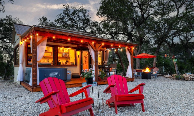 Hondo Cottage | Wildflower Haven | Romantic Tiny Home Getaway