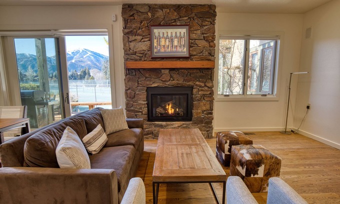 Elkhorn Condo | Wildflower Resort Stay - Sun Valley Condo with King Bed and Mtn Views