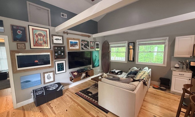 Manahawkin House | Wildlife preserve 2-bedroom bungalow only minutes from LBI