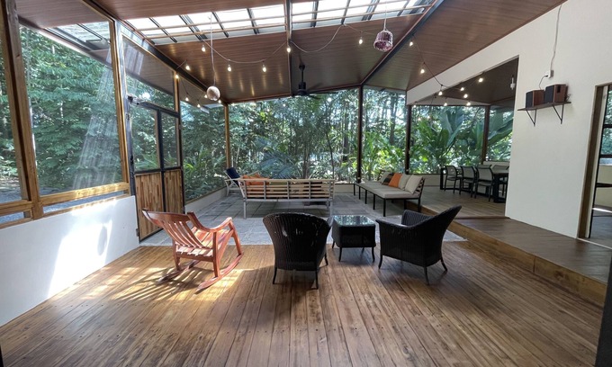 Palma Villa | Wildlife Vacations & Beach Lounge @ Paz