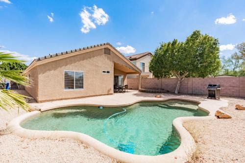 Parkwood Ranch House | Wildrose Retreat Adventure Golf Pool BBQ