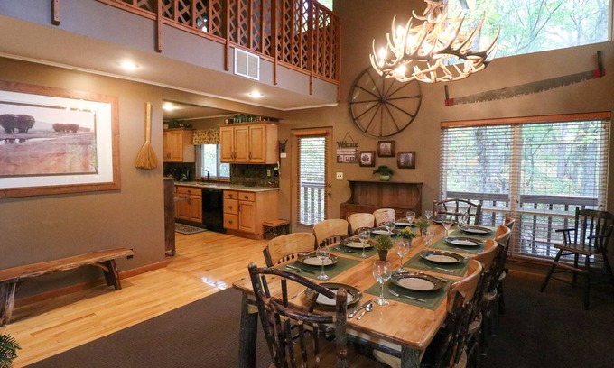 Huntingdon House | Wildwood Lodge -5 min. to Raystown Lake & Allegrippis Trails