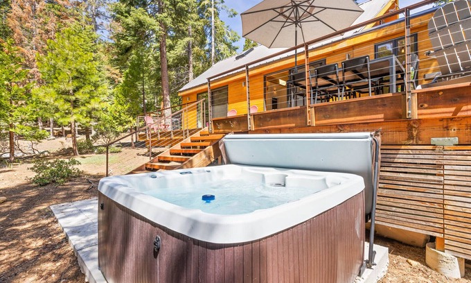 Tahoe Vista House | Wildwood - Modern 2 BR Private Hot tub. Walk to Regional Park and Trails