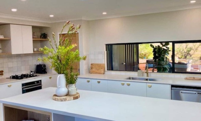 Yallingup Siding House | Wildwood Retreat: Luxury Vineyard Escape